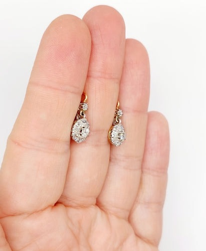 Boucles d'oreilles Dormeuses marguerite - Boucles d’oreilles en or 18k, platine et diamants 58 Facettes A06632