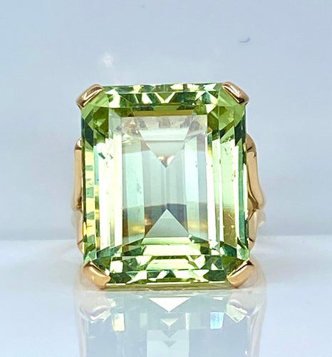 Bague en or jaune et béryl vert 20 carats