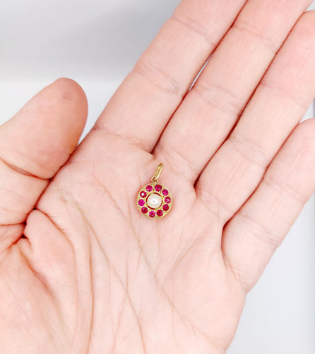 Pendentif Pendentif cible victorien or jaune, perle et rubis (circa 1880) 58 Facettes A06148
