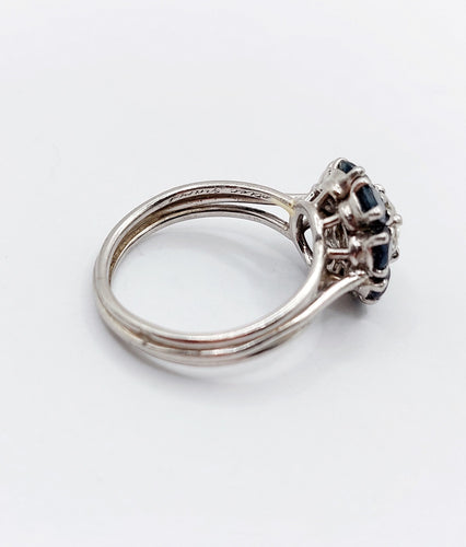 Bague 52 Bague marguerite Art déco en platine et diamant 0,65 ct, saphirs 58 Facettes A06577