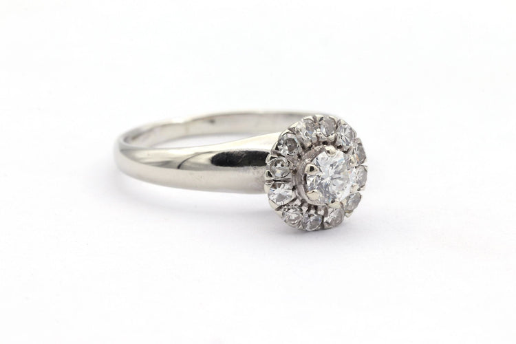 Bague 53 Bague contemporaine en or blanc sertie de diamants 58 Facettes 19665