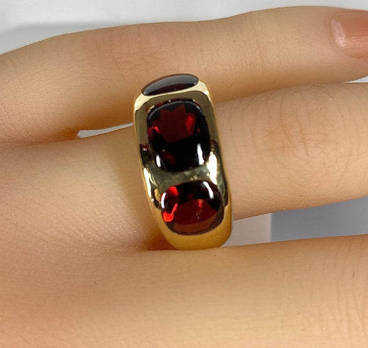 Bague 51.5 Bague en or jaune 18 carats ornée de 3 grenats 58 Facettes AB563