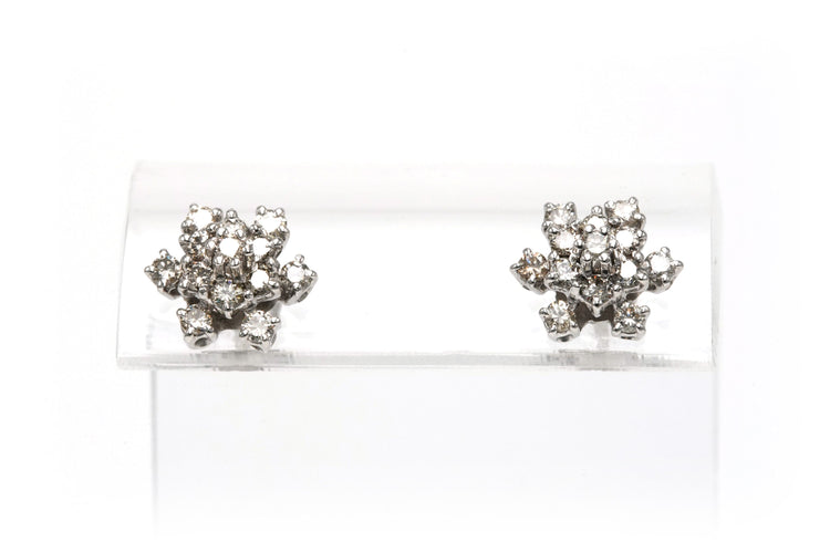 Boucles d'oreilles contemporaines en or blanc 18 carats serties de diamants "taille" brillant (+- 0,52ct)
