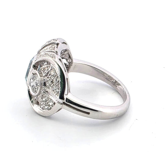 Bague 52 Bague en or blanc 18 carats avec une aigue-marine centrale et des diamants en périphérie 58 Facettes