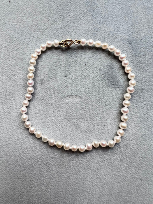 Charmant petit bracelet perles de culture fermoir or
