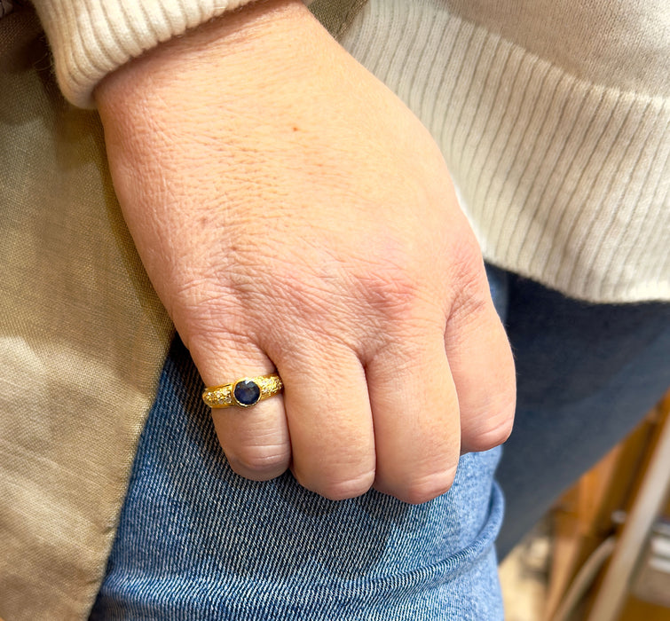 Bague jonc saphir ancien et diamants monture or jaune