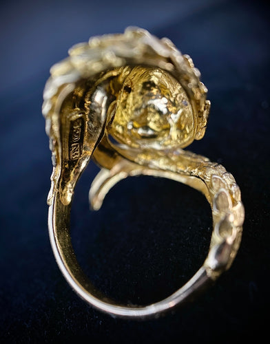 Bague 53 Bague en or jaune en forme de crocodile orné d'un diamant 58 Facettes