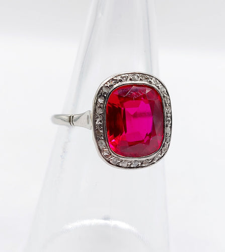 Bague Art Déco or blanc, rubis synthétique et diamants taille rose (circa 1930)