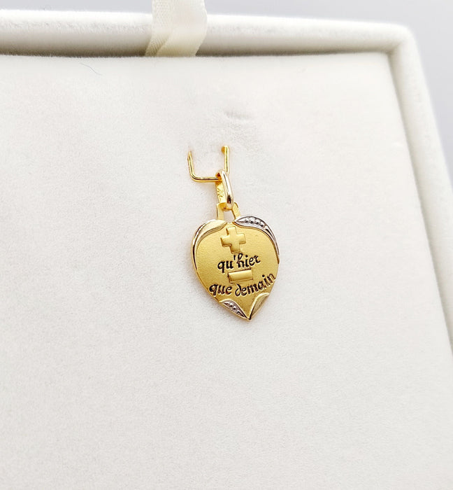 Pendentif AUGIS - Pendentif médaille d'amour or "+ qu'hier - que demain" - La Sentimentale 58 Facettes J5019X0000