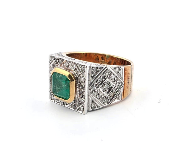 Bague 55 Bague en or jaune avec émeraude et diamants 58 Facettes