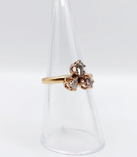 Bague victorienne or rose trèfle et diamants en serti illusion