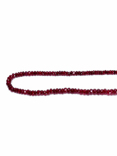 Collier Collier de perles en rubis avec fermoir en argent 58 Facettes