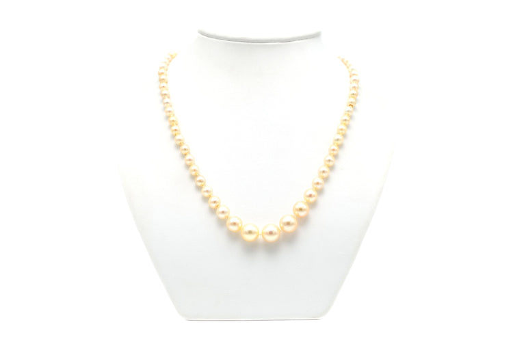 Collier Collier Années 70 en or blanc, émeraudes et perles 58 Facettes 22636