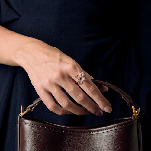 Bague fleur en Or jaune et pierres roses