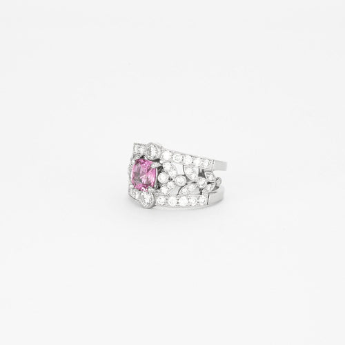 Bague 55 Bague bandeau en platine, saphir rose et diamants 58 Facettes