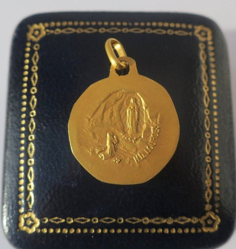 Augis - Médaille pendentif Vierge et Bernadette vintage en or jaune 18 carats 58 Facettes