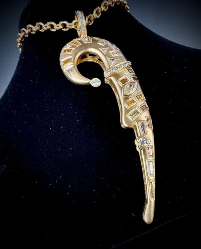 Pendentif Pendentif en forme de lune en or jaune serti de diamants avec mélange de tailles 58 Facettes