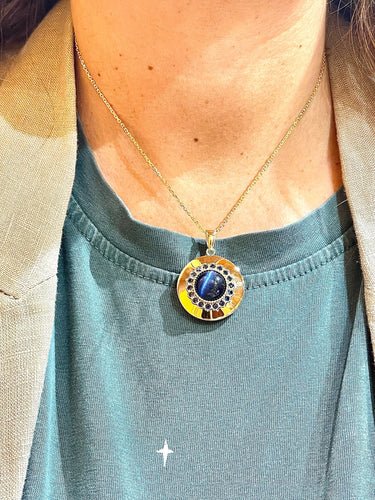 Boucles d'oreilles Parure 4 pièces en or jaune 18 carats saphirs bleus et chrysobéryls oeil de chat 58 Facettes