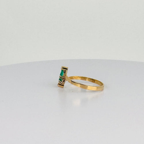 Bague Bague en or jaune avec tourmalines vertes, émeraudes taillées en facetté et diamants ronds 58 Facettes 2508012