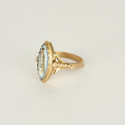 Bague 51,5 Bague en or jaune à motif de vierge à l'enfant émaillée 58 Facettes MON0593