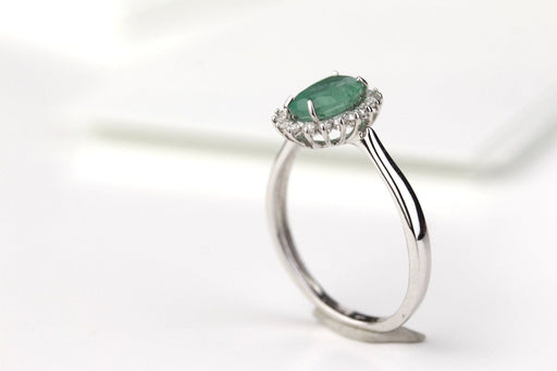 Ring 55 Marguerite Emerald Ring 58 Facettes