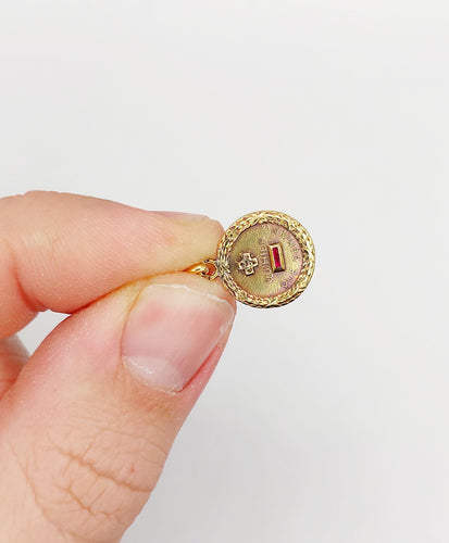 Pendentif AUGIS - Pendentif médaille d'amour 13 mm en or 18k, diamant et rubis 58 Facettes A06407