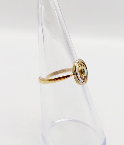 Bague 51 Petite bague Art Nouveau or jaune et pierre verte (circa 1910) 58 Facettes A06017