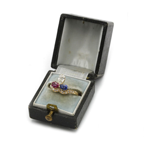Bague 50 Bague duchesse XIXème - Or jaune, diamants, rubis et saphir. 58 Facettes 1193