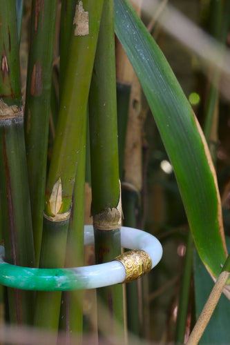 Bracelet Jade vintage avec garnitures en or 18 carats : les chroniques silencieuses d'un bracelet victorien 58 Facettes 19254-0157