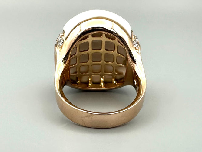 Bague 60 CHIMENTO. Bague en or rose, agate blanche et diamants 58 Facettes