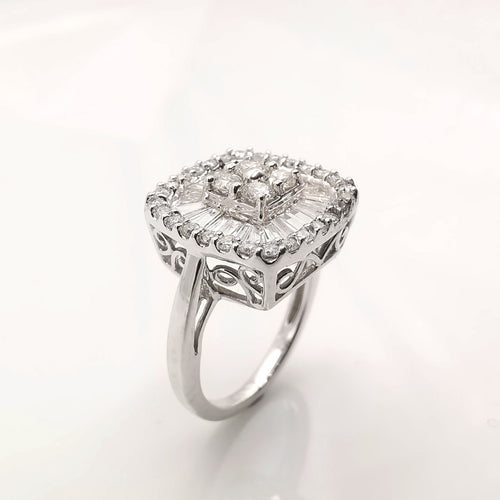 Bague 48 Bague en or blanc diamants 58 Facettes