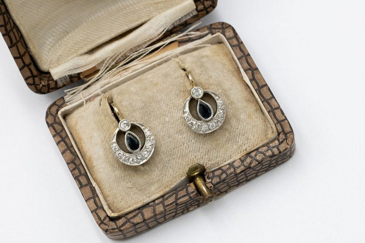 Boucles d'oreilles Boucles d'oreilles pendantes uniques avec saphirs et diamants 58 Facettes 11282