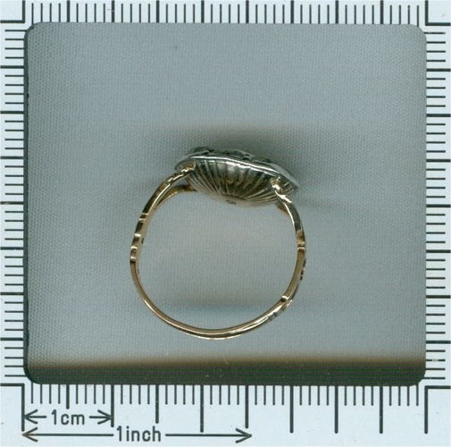Bague 53 La splendeur du baroque : un regard attentif sur une bague du XVIIe siècle 58 Facettes 21257-0664
