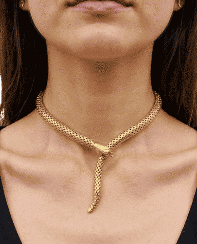 Collier Collier Serpenti vintage en or jaune 18kt avec émeraudes et rubis 58 Facettes