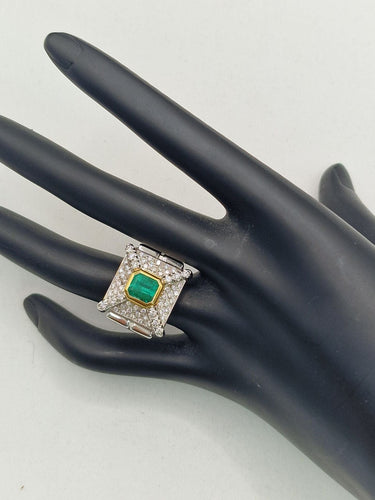 Bague Bague cocktail émeraude avec pavé de diamants en or jaune 58 Facettes