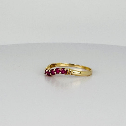 Bague Bague vintage à chevrons ornée de rubis 58 Facettes 2505007