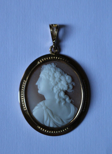 Pendentif Pendentif camée ancien en or jaune 58 Facettes 591