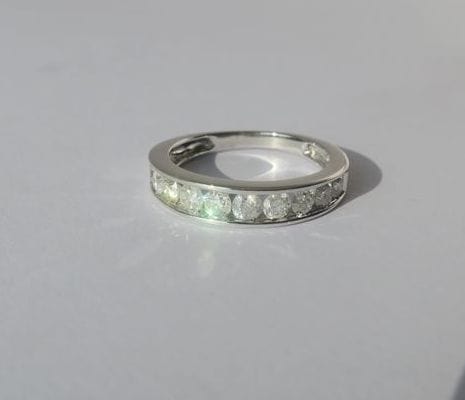 Bague 50.5 Bague alliance demi-tour or blanc et diamants 58 Facettes