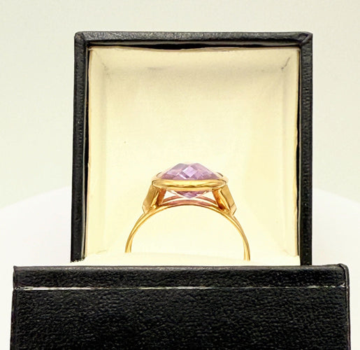 Bague 57 Bague vintage en or jaune 18 sertie d'une belle améthyste ovale 58 Facettes