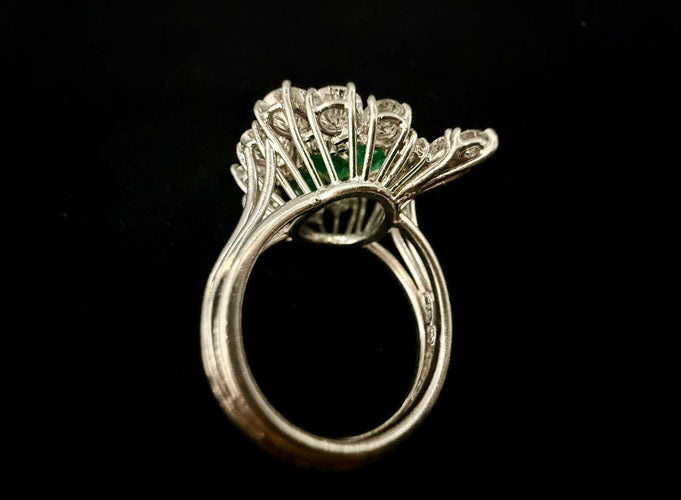 Bague 53 Bague en platine sertie de 2,50 carats d'émeraudes et 3 carats de diamants 58 Facettes