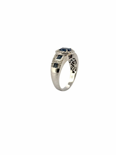 Bague 56 Bague en or blanc saphir et diamants 58 Facettes