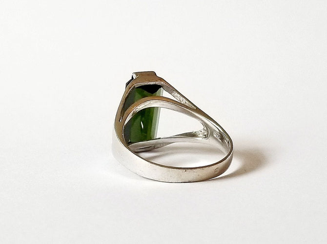 Bague 56 Bague or blanc 18k et Tourmaline verte 58 Facettes