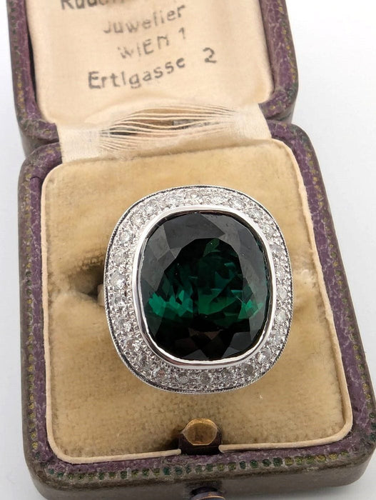 Bague en or blanc avec tourmaline verte et diamants