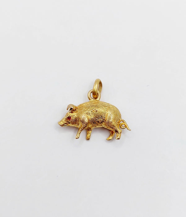 Pendentif Pendentif cochon en or jaune orné de pierre rouges (circa 1890) 58 Facettes A04730