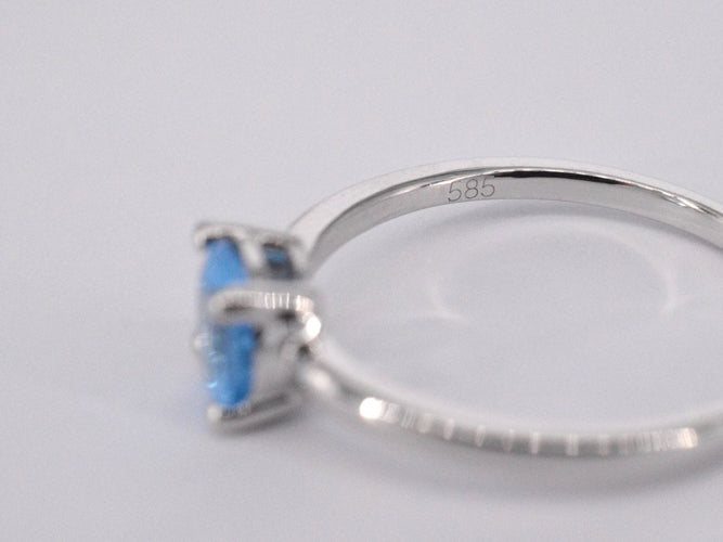 Bague 54 Bague en or blanc avec topaze 58 Facettes 2203