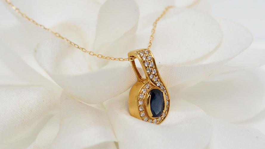 Collier Collier en or jaune, saphir et diamants 58 Facettes 19704