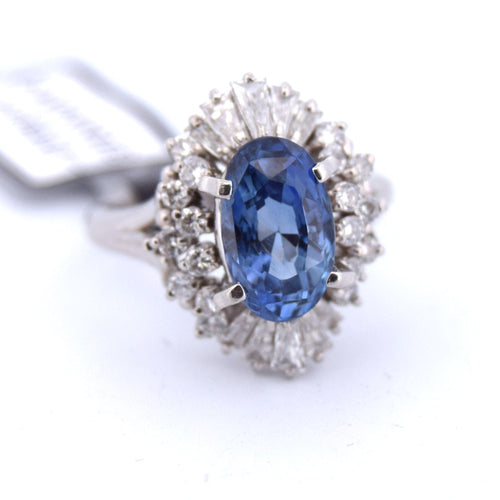 Anello in platino con zaffiro e diamanti