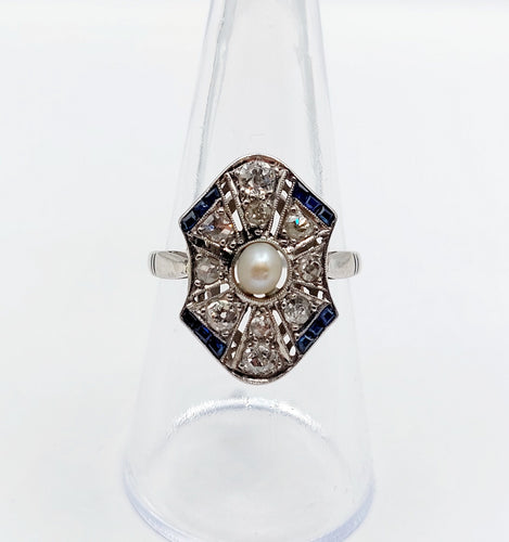 Bague marquise Art Déco Platine perle, diamants et saphirs calibrés (circa 1920) 58 Facettes A06226