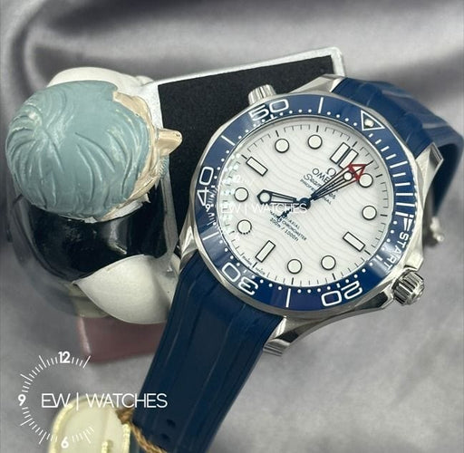 Montre OMEGA - Seamaster Diver 300 42 mm 210.32.42.20.04.002 CAOUTCHOUC BLANC 58 Facettes JDH