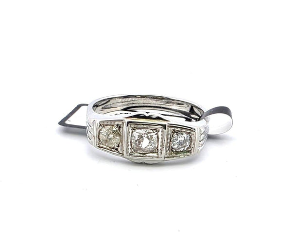 Anello in oro bianco con diamanti old mine 58 Facettes